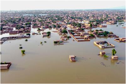 Public health implications of severe floods in Pakistan: assessing the devastating impact on health and the economy